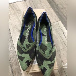 Rothy’s pointed toe camo flat